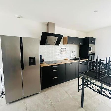 Jolie Maison De Village 2 Chambres Ouveillan Bagian luar foto