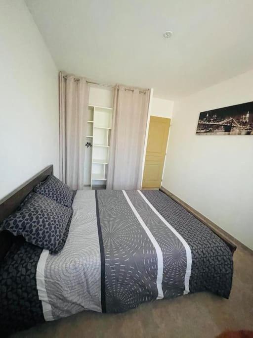 Jolie Maison De Village 2 Chambres Ouveillan Bagian luar foto