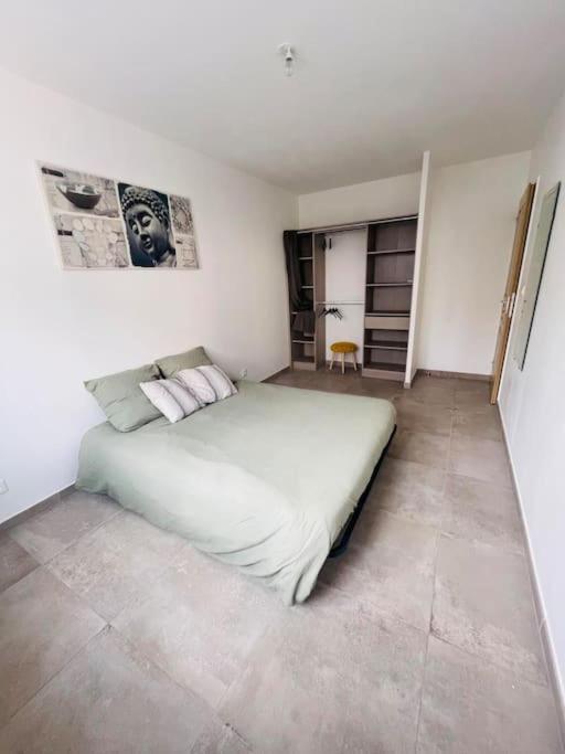 Jolie Maison De Village 2 Chambres Ouveillan Bagian luar foto